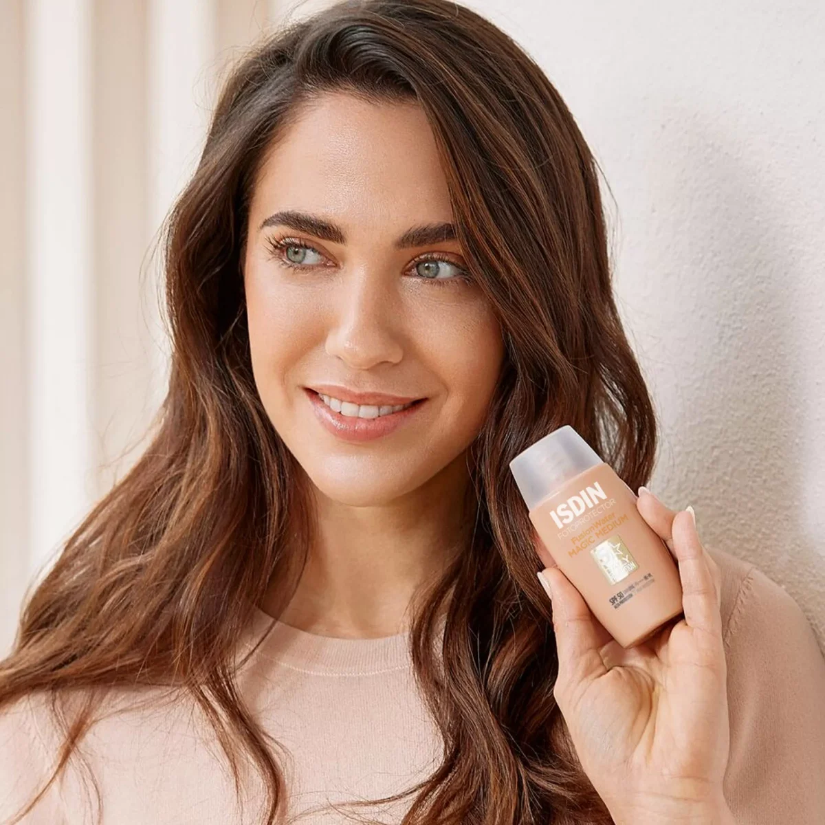 Fusion Water MAGIC Medium SPF 50 dermapro dermafarmacia